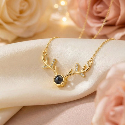 Златно Колие Елен с любовно послание на 100 езика