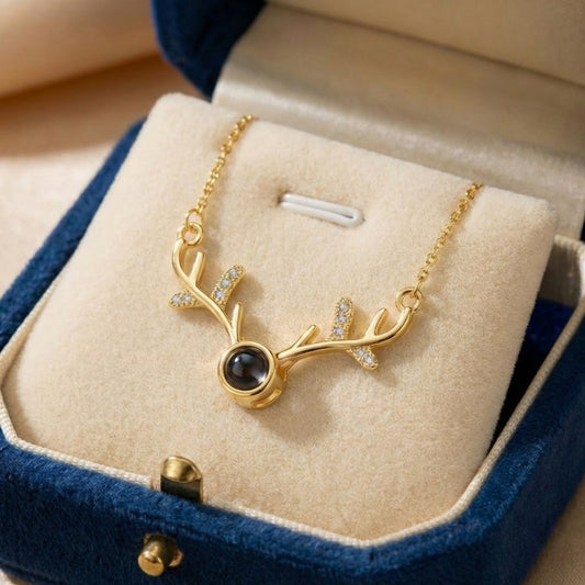 Златно Колие Елен с любовно послание на 100 езика