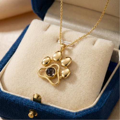 Златно Колие Лапичка с любовно послание на 100 езика