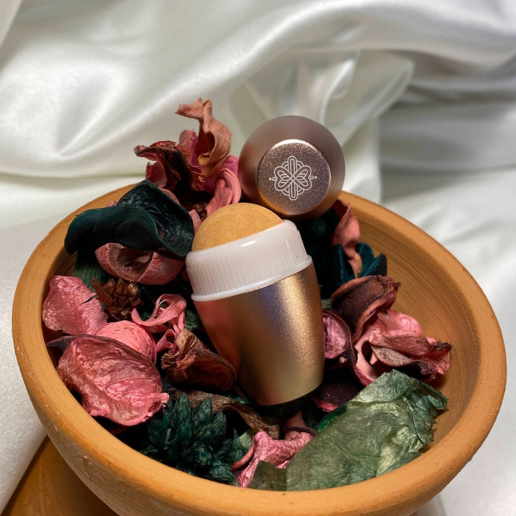 Ролер с вулканичен камък за мазна кожа