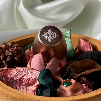 Ролер с вулканичен камък за мазна кожа